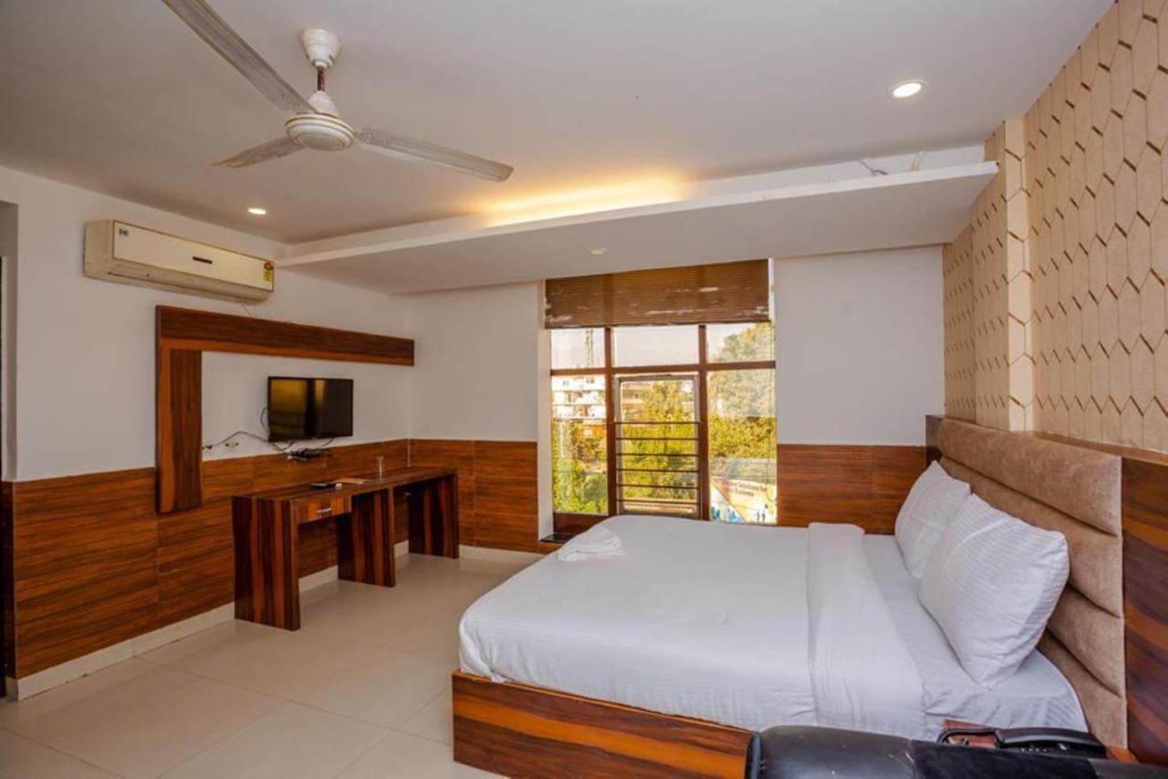 Hotel Doon Dehradun Ngoại thất bức ảnh